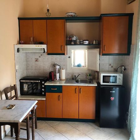 1872 - Agnes, Cozy Stony Apartment With Balcony Ermoupoli Exterior foto