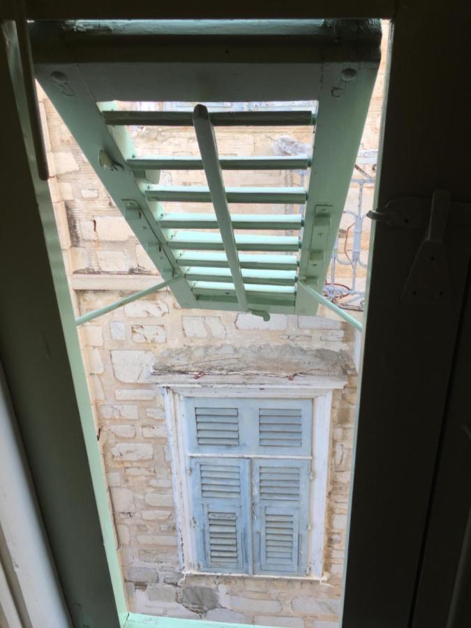 1872 - Agnes, Cozy Stony Apartment With Balcony Ermoupoli Exterior foto